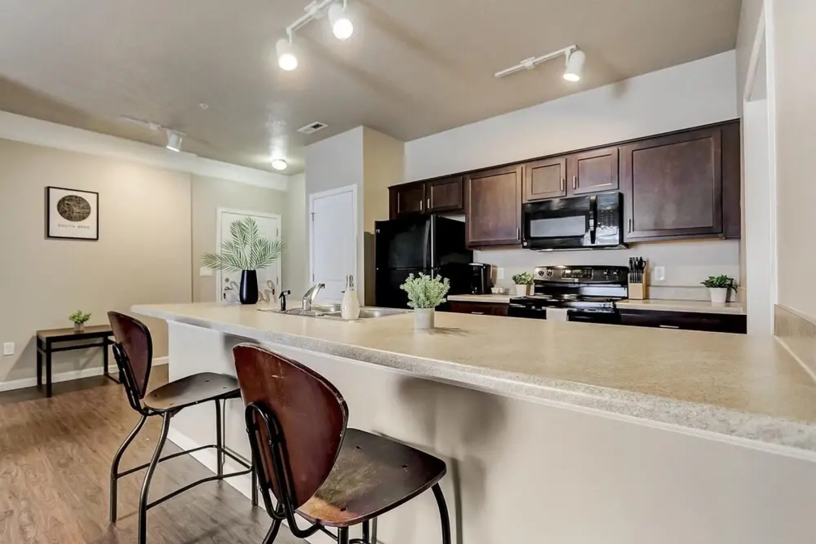 FRONTDESK University Edge Notre Dame Apts South Bend