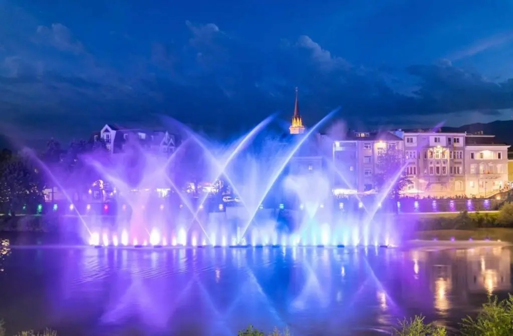 Hostel Lovely rooms in the city center of Villach, shared Bathroom, windows to corridor