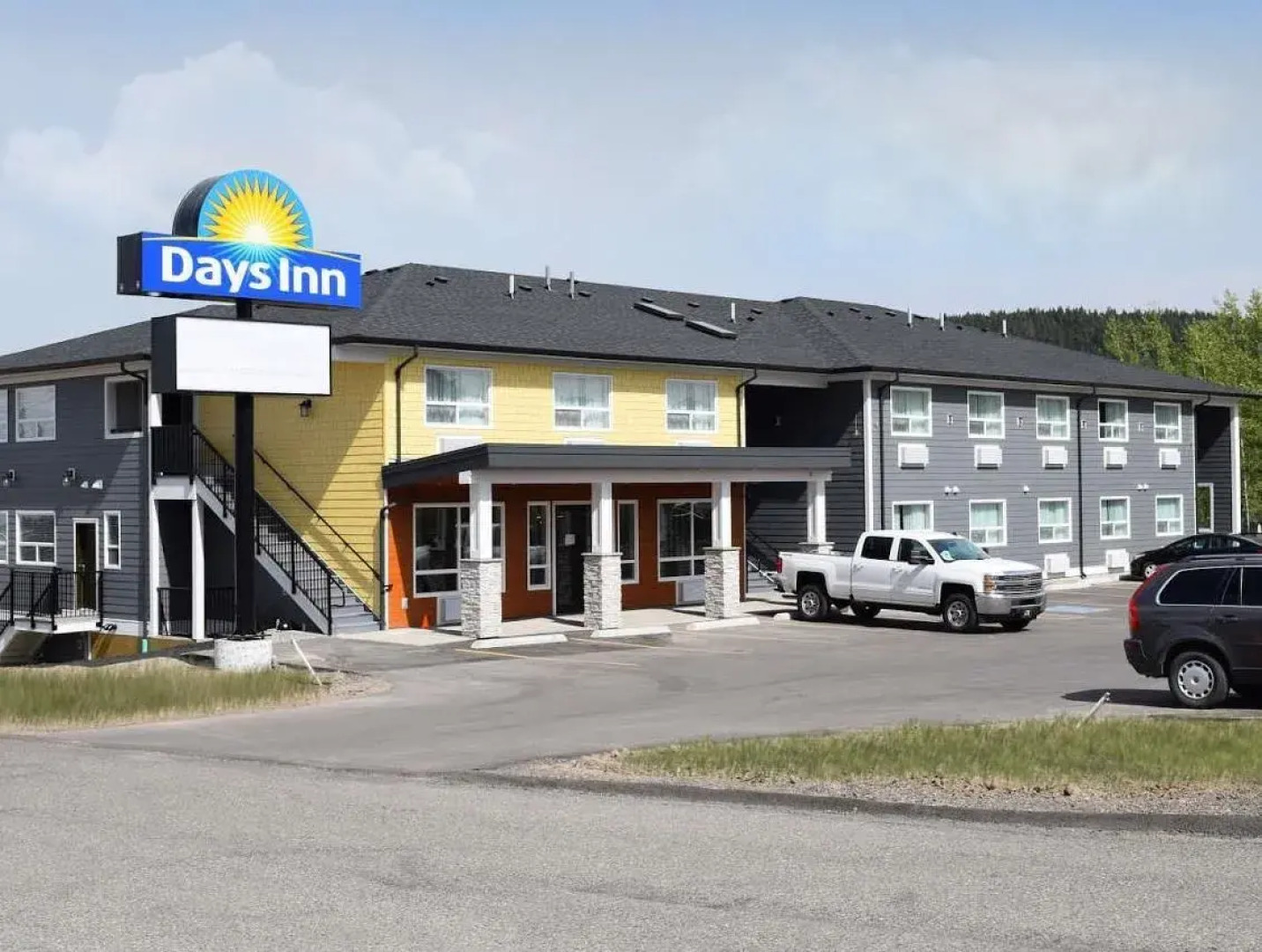 Days Inn by Wyndham 100 Mile House