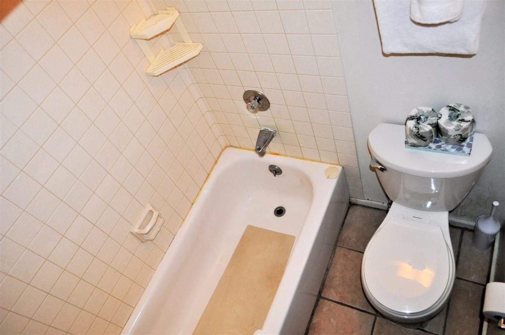 Snowflake 1 Br condo by RedAwning