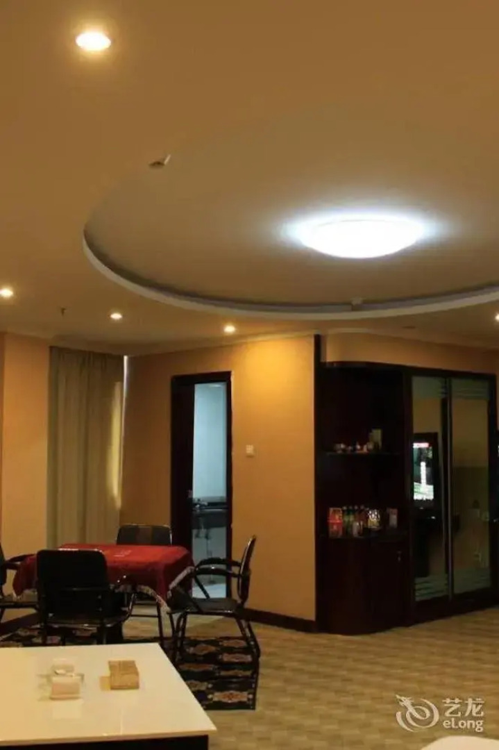 Xinde Business Hotel