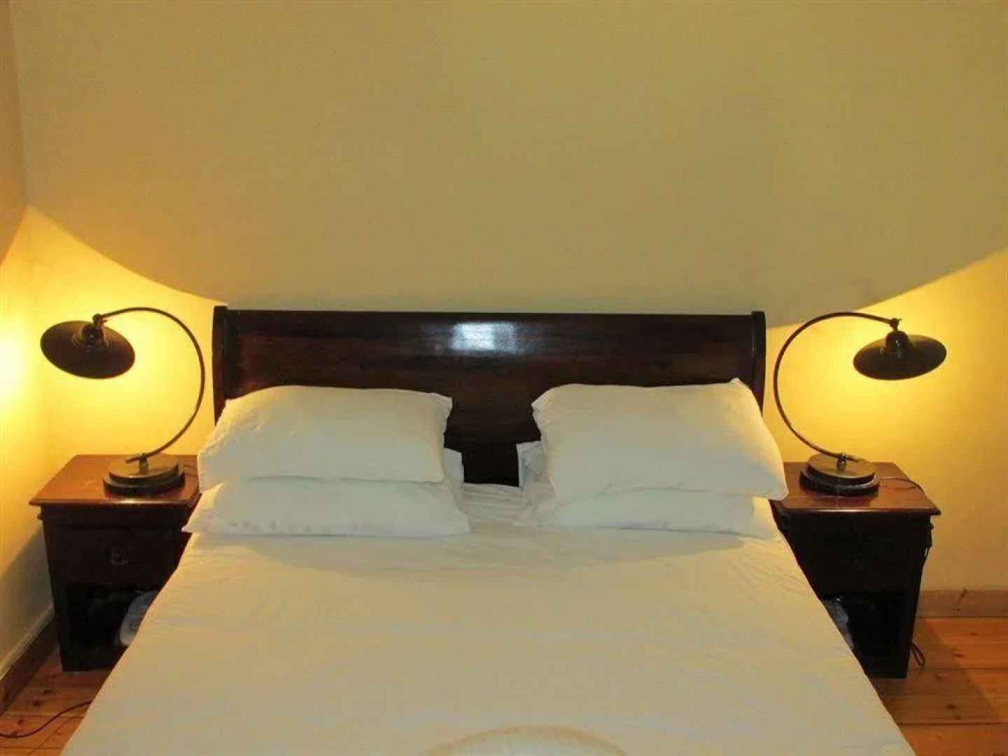 Nina Cafe Suites Hotel