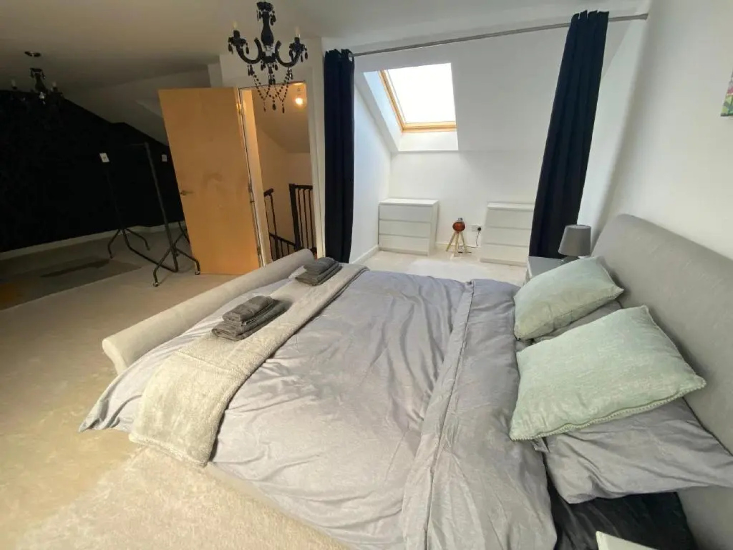 The Duplex Nairn- Spacious 3 Bedroom with sunny balcony