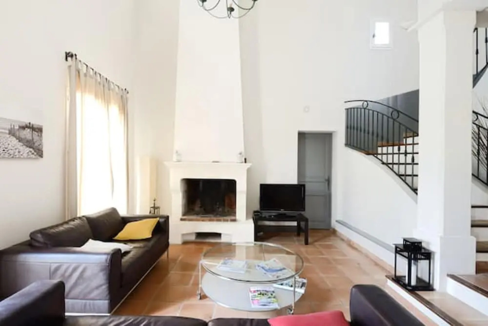 Villa With 3 Bedrooms in Mallemort, With Wonderful Lake View, Private Pool, Furnished Garden - 32 km From the Beach