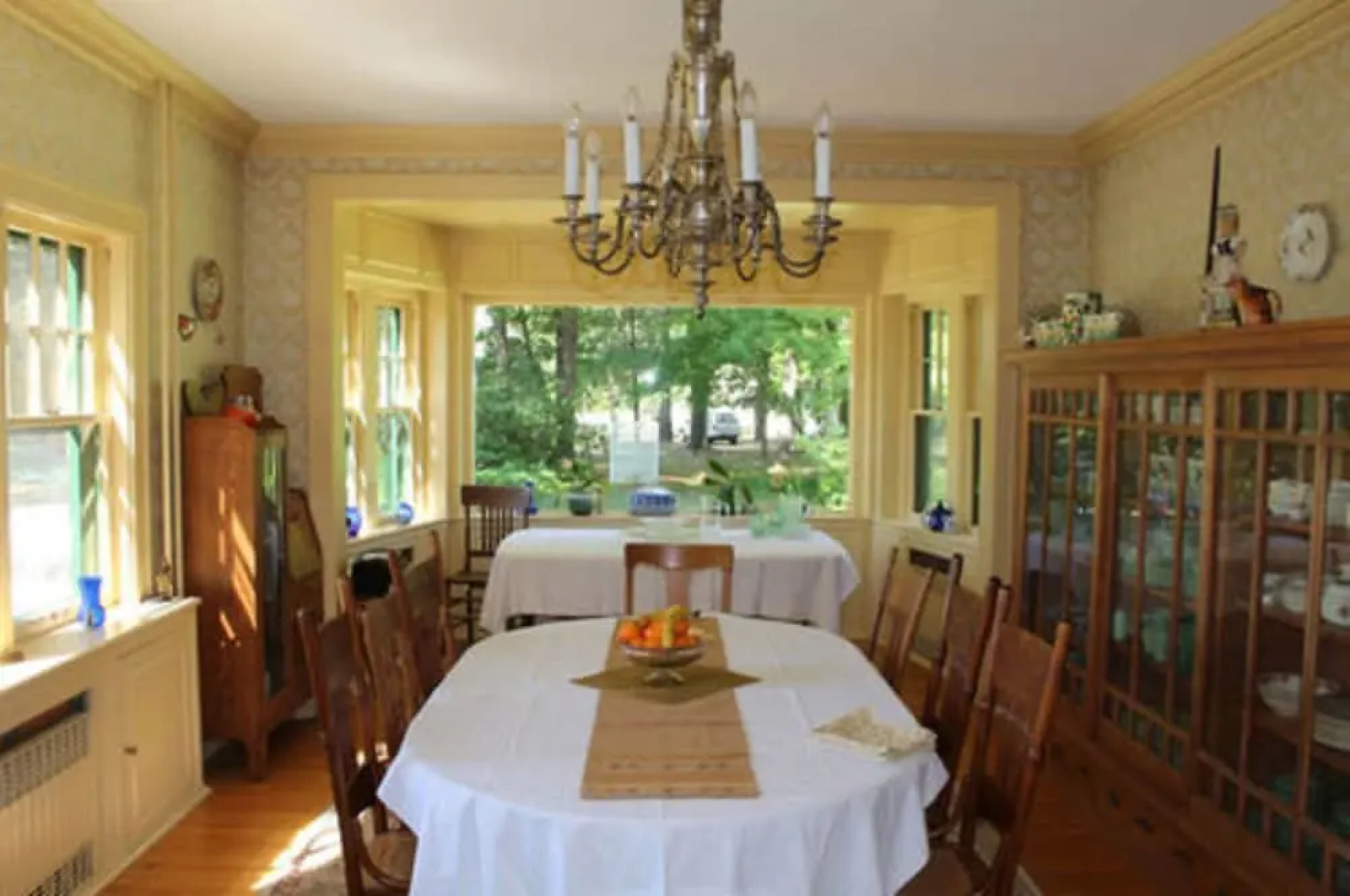 Hallett House Bed & Breakfast