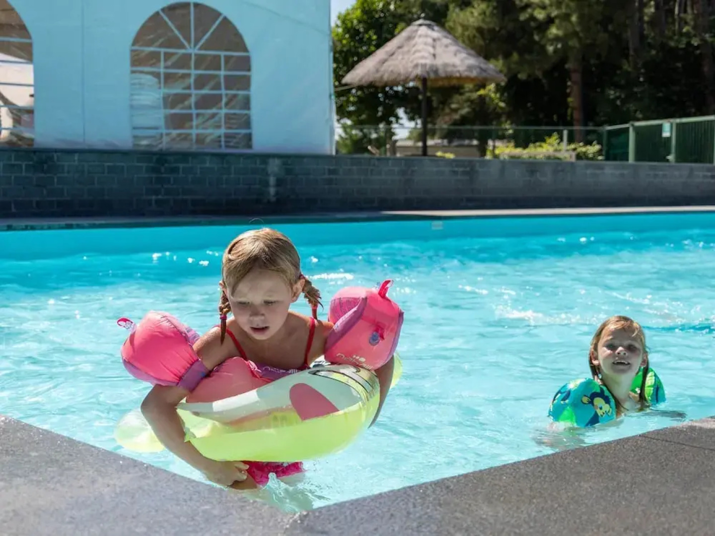 Neat Chalet With Microwave, Antwerp at 39 km