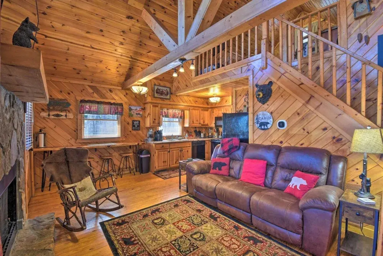 Helen Cabin w/ Deck & Hot Tub < 1/2 Mi to Main St