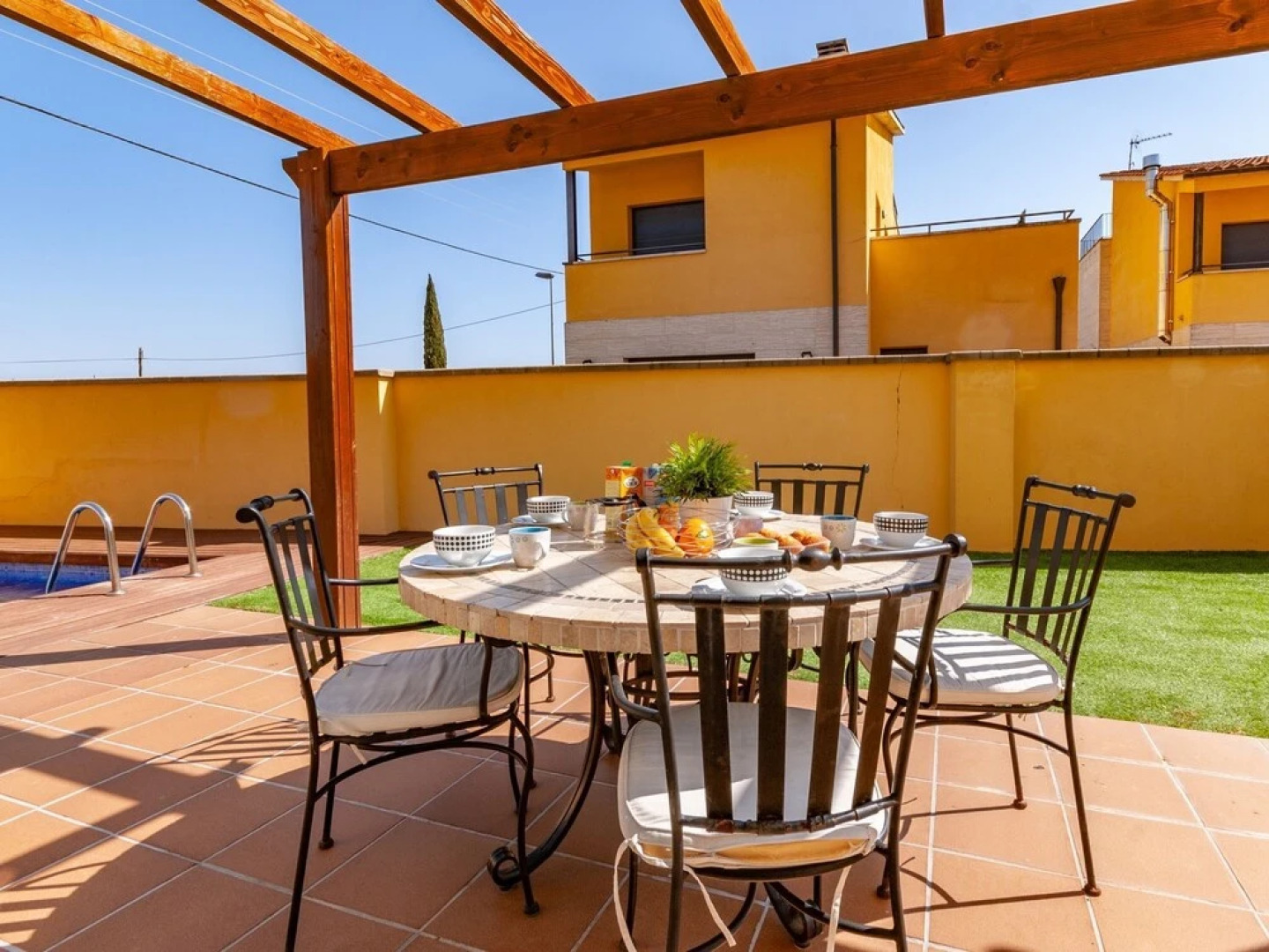 Cozy Holiday Home in Urbanització Bon Relax With Pool