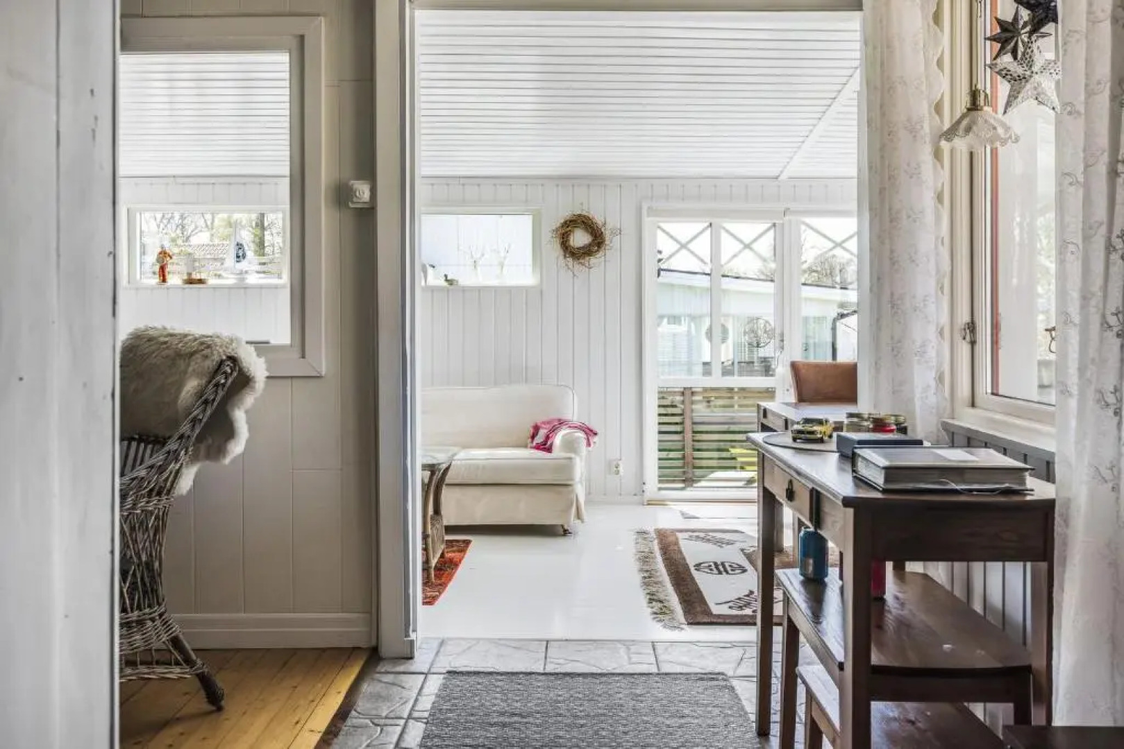 Lovely holiday home with a view of Lake Bolmen