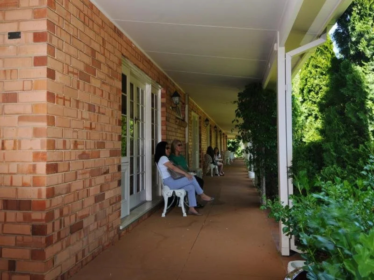 Poplars Inn