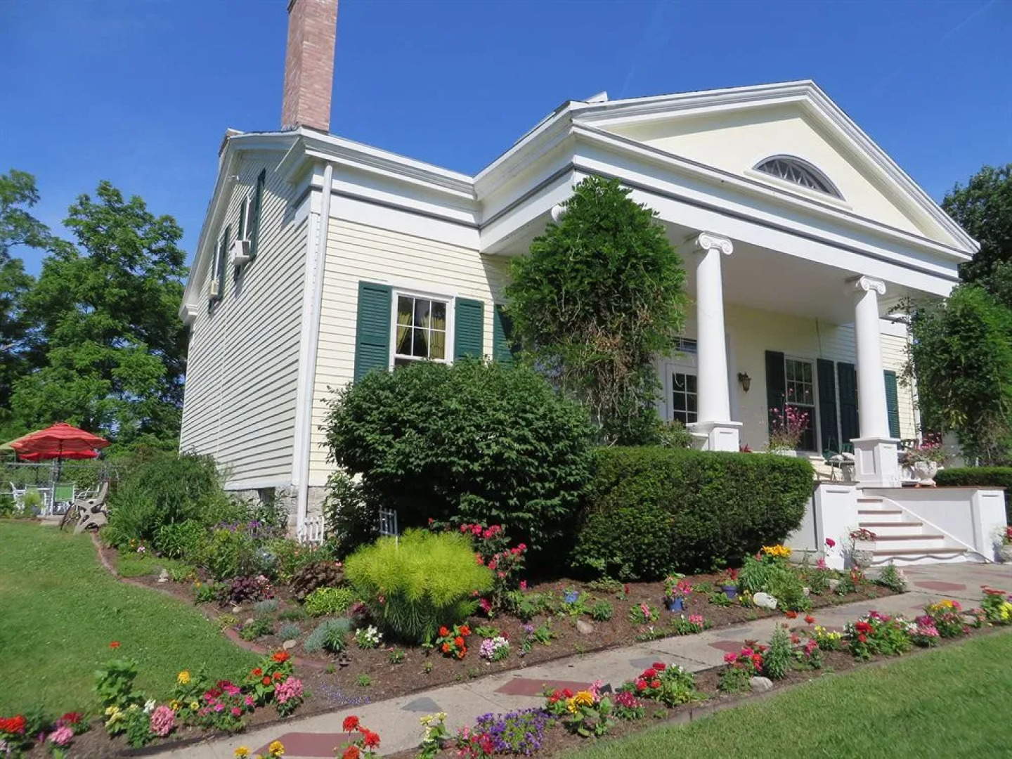 John Morris Manor Bed & Breakfast