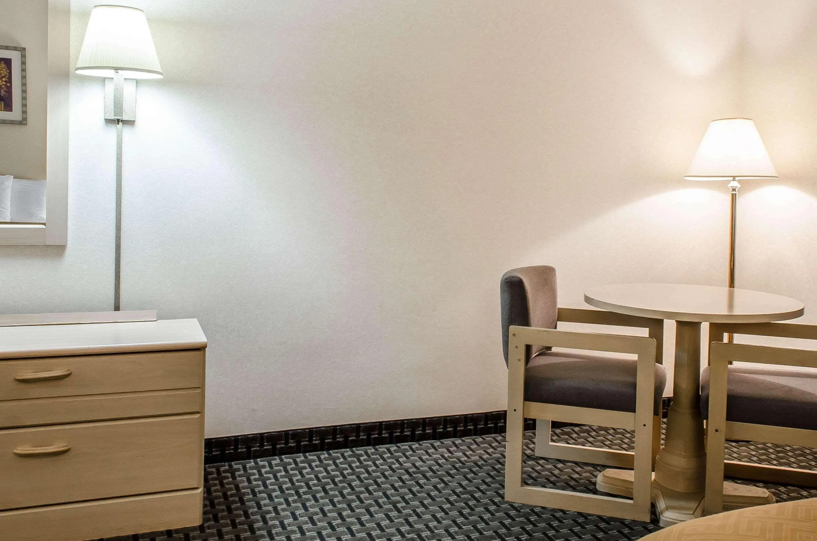 Rodeway Inn State College - near University