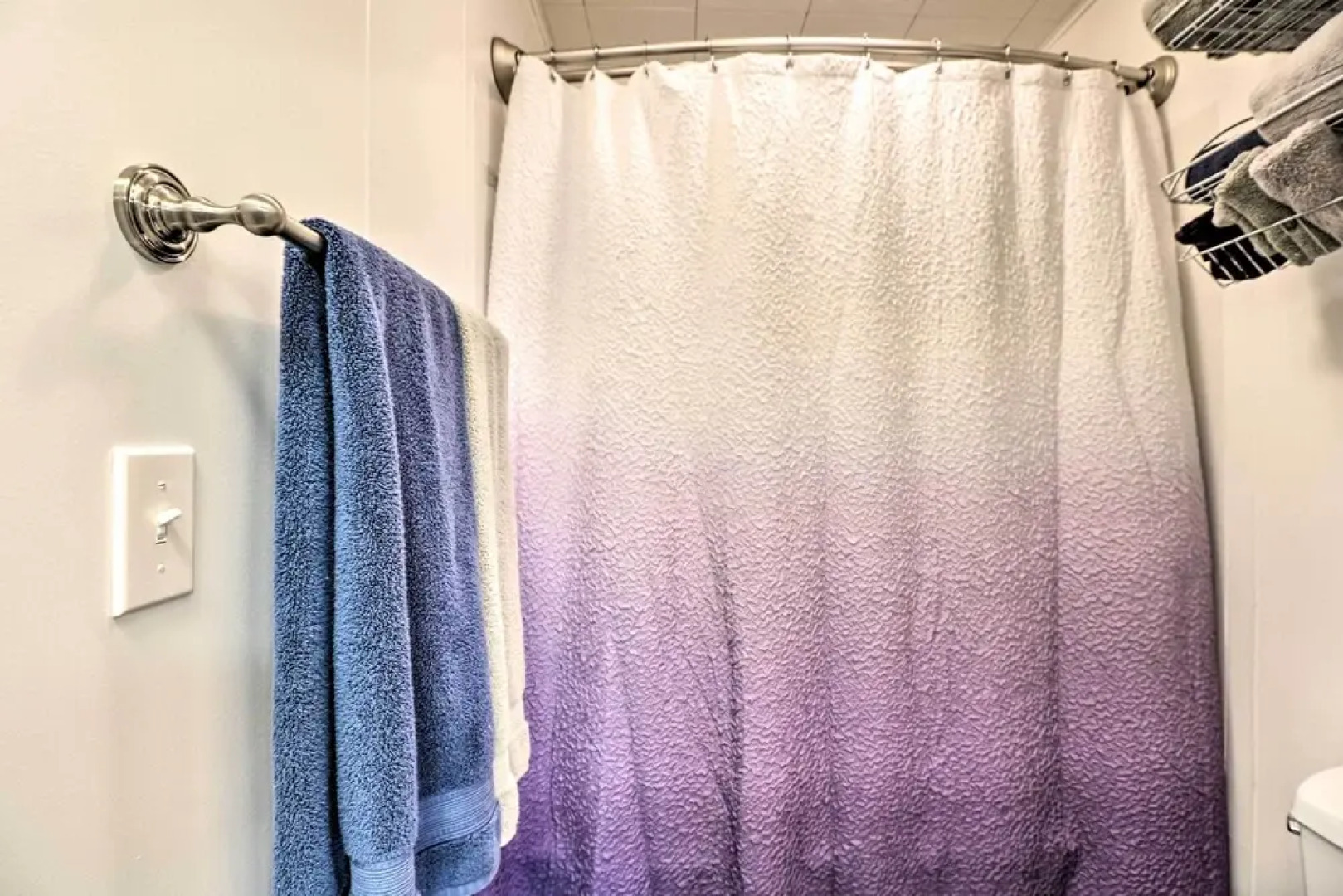 Downtown Bigfork Home w/ Fire Pit, Walk to Harbor!