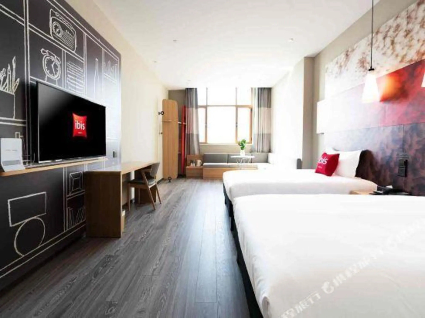 Ibis Hotel (Changji Jianshe Road Snack Street)