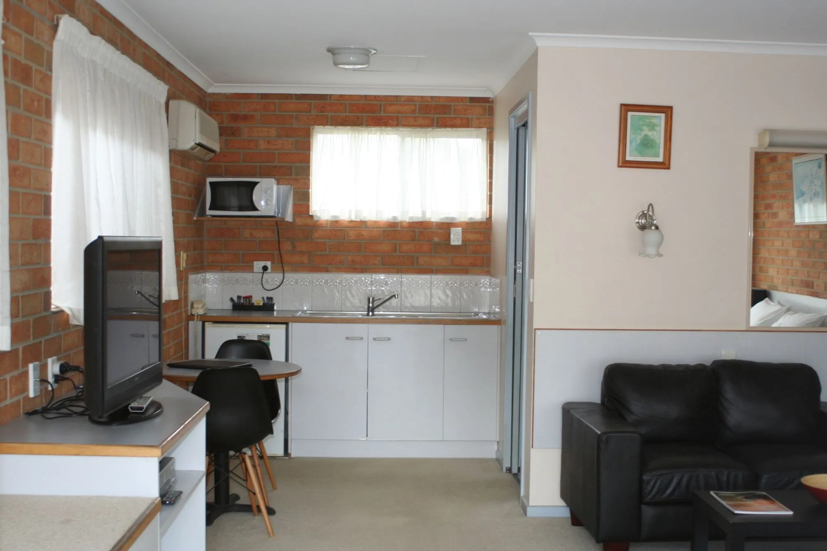 The Coachman Motel & Units