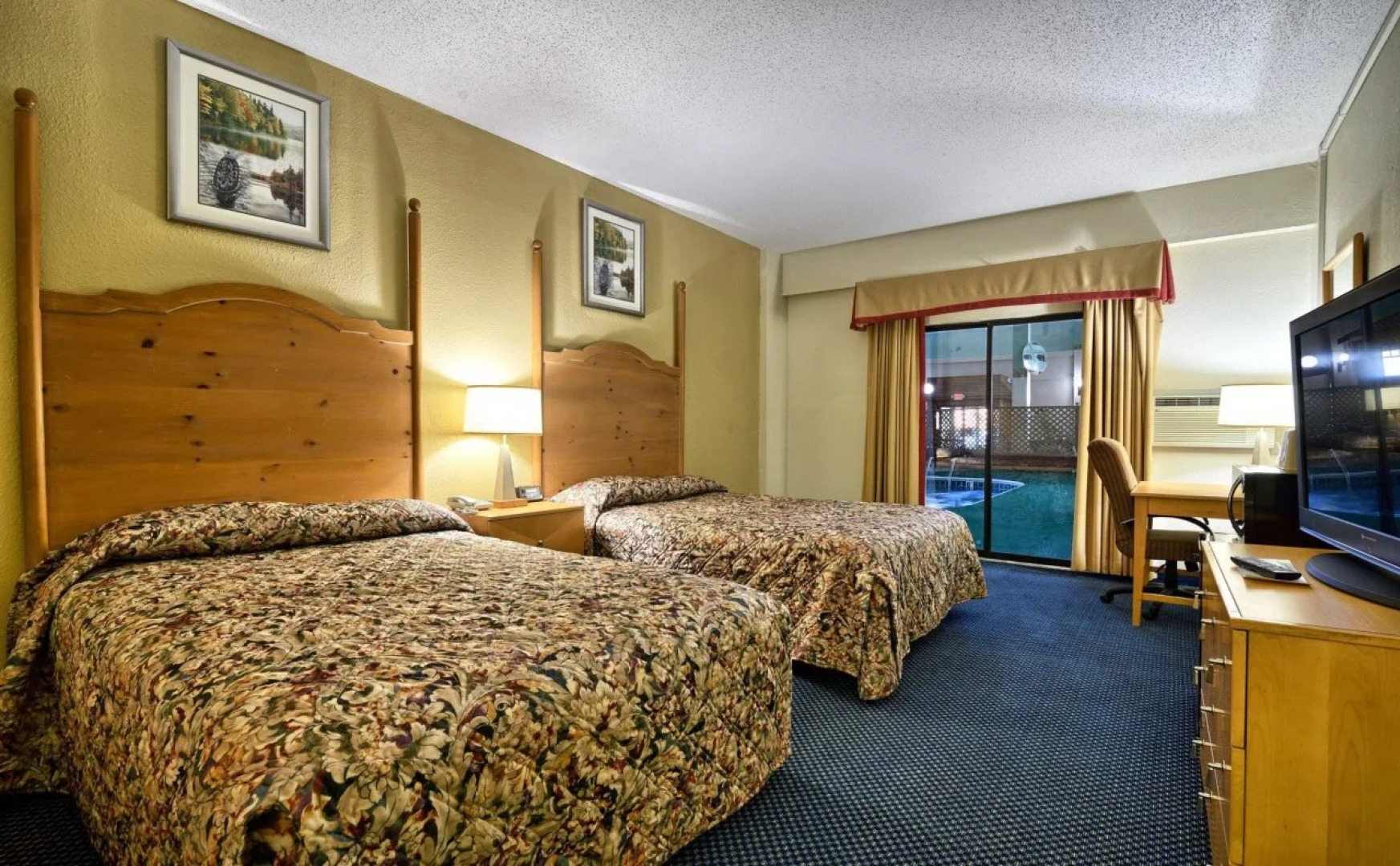 Katahdin Inn & Suites