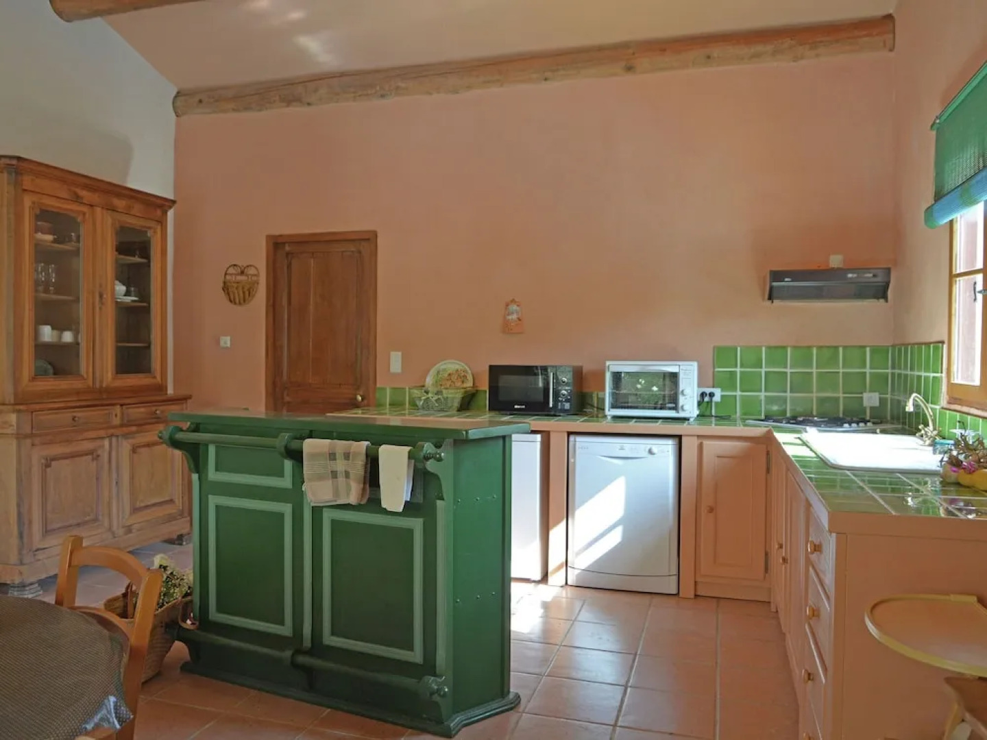 Beautiful Villa in Flaux With Swimming Pool