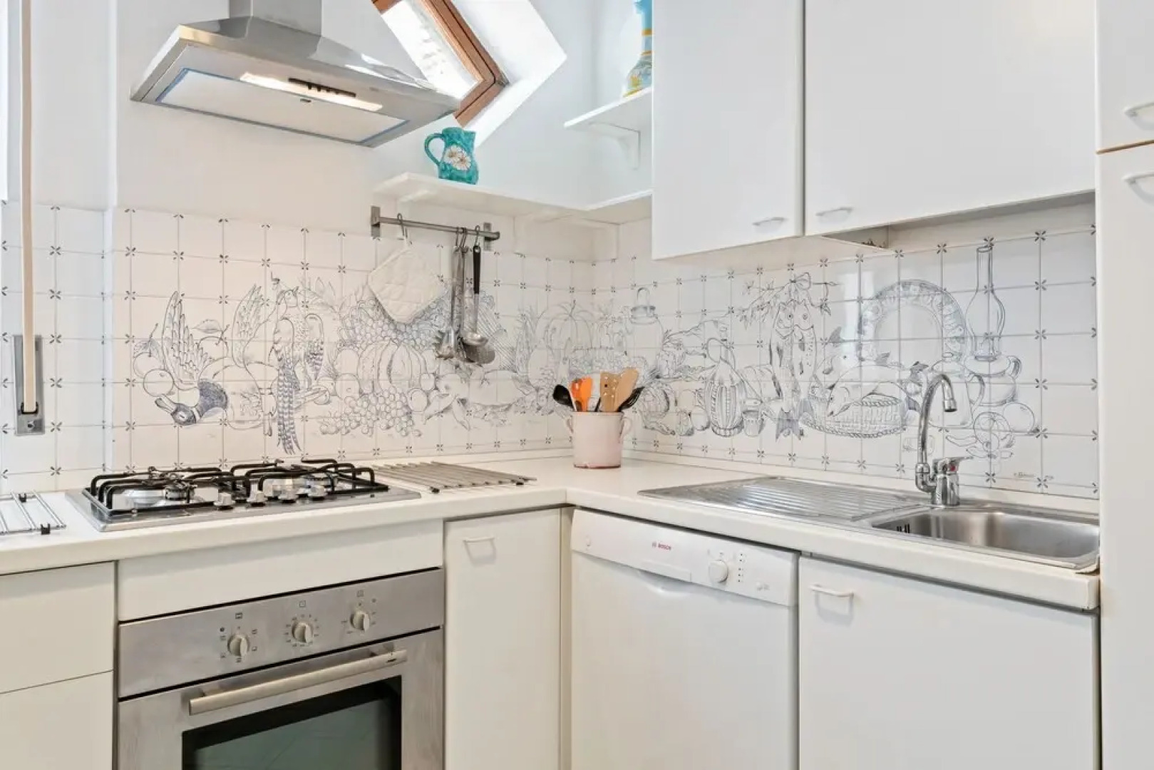 Vietri sul Mare Roomy Flat with Parking