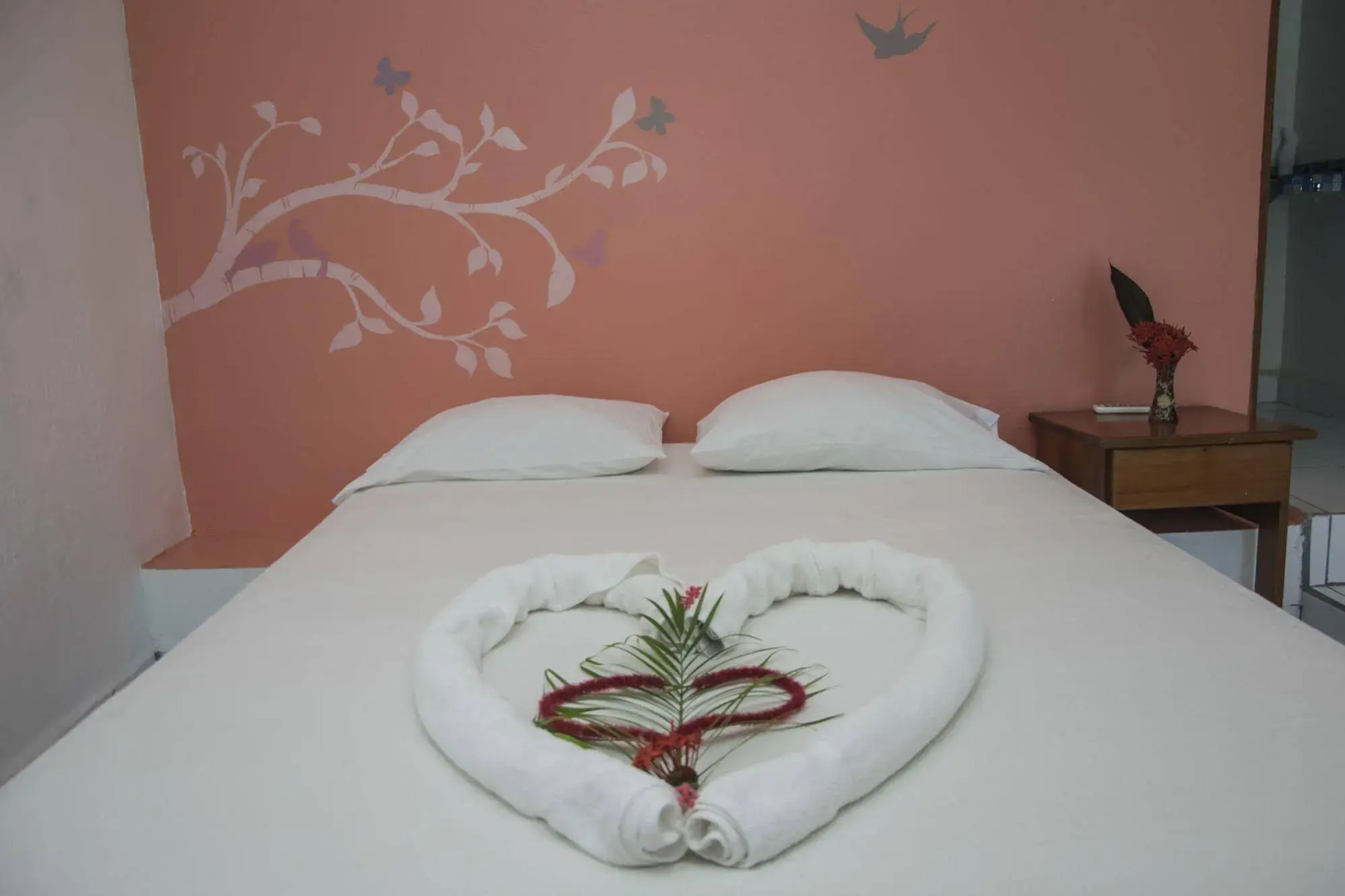 Pelican Beachfront Hotel