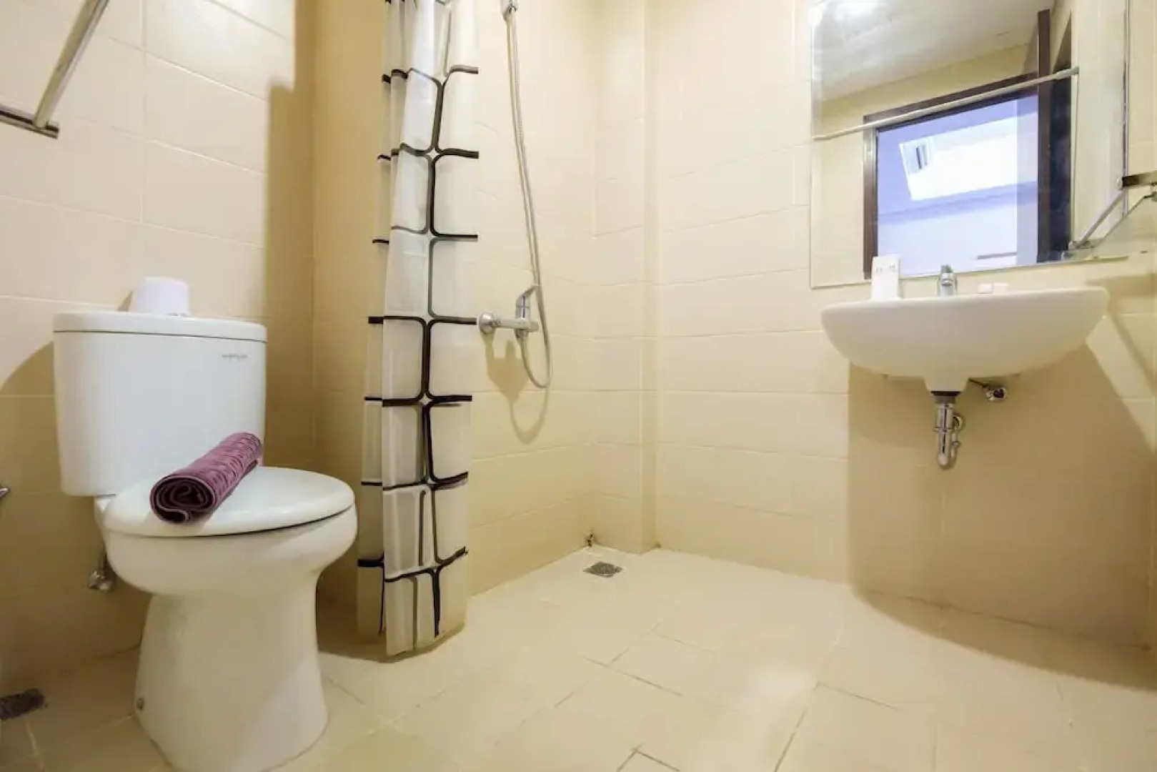 Modern Minimalist 1BR Saveria Apartment near AEON Mall & ICE BSD