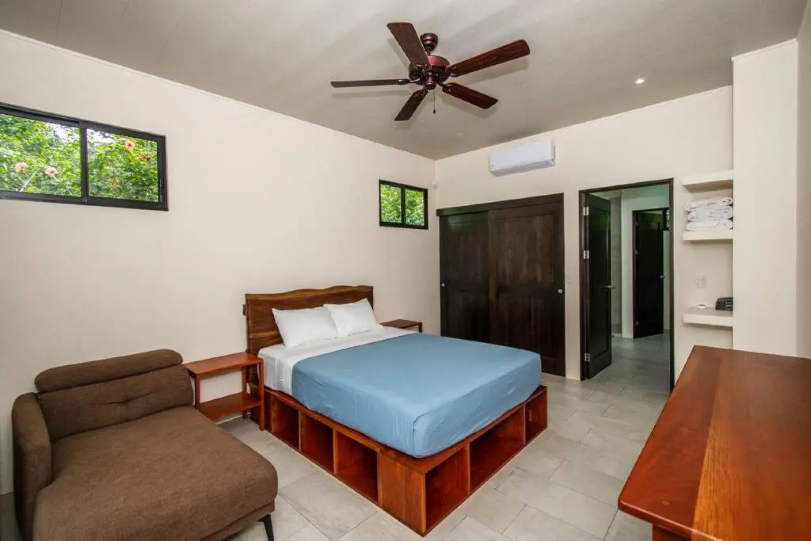 River view, 5 min beach, 2 beds