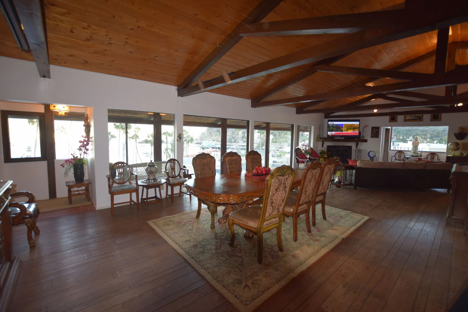 Catalina Courtyard Suites