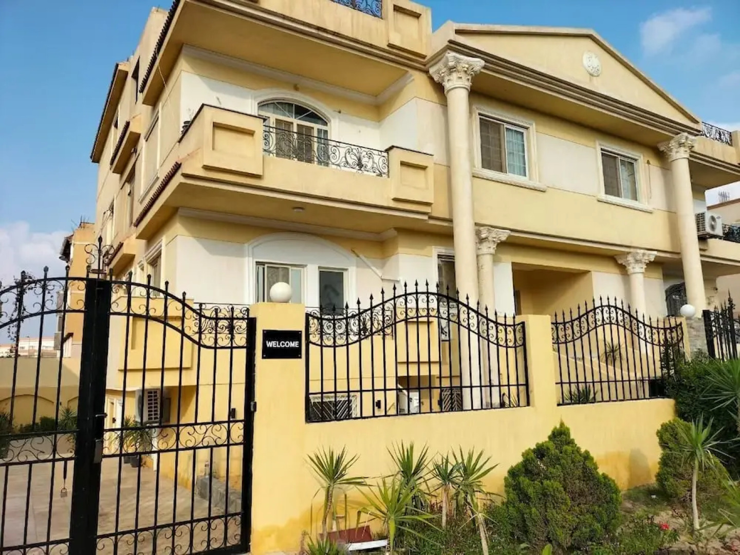 Bird Nest Near Arkan Plaza