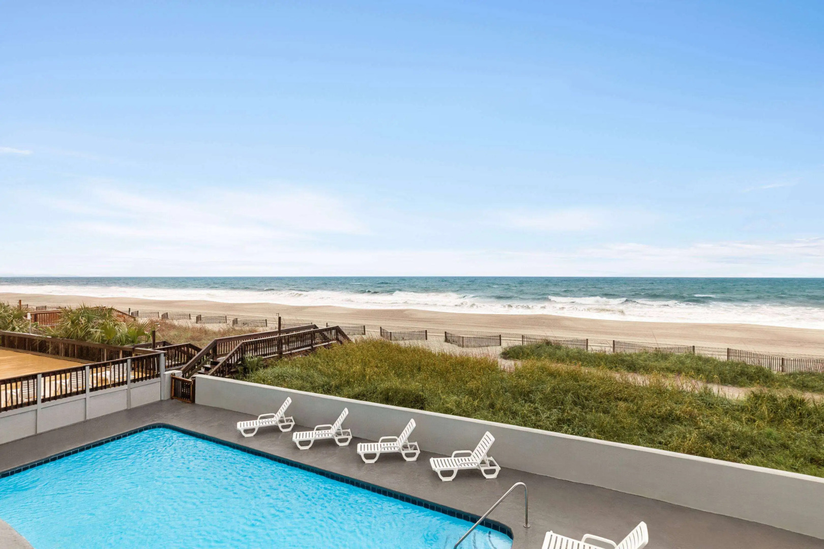 Days Inn by Wyndham Myrtle Beach-Beach Front