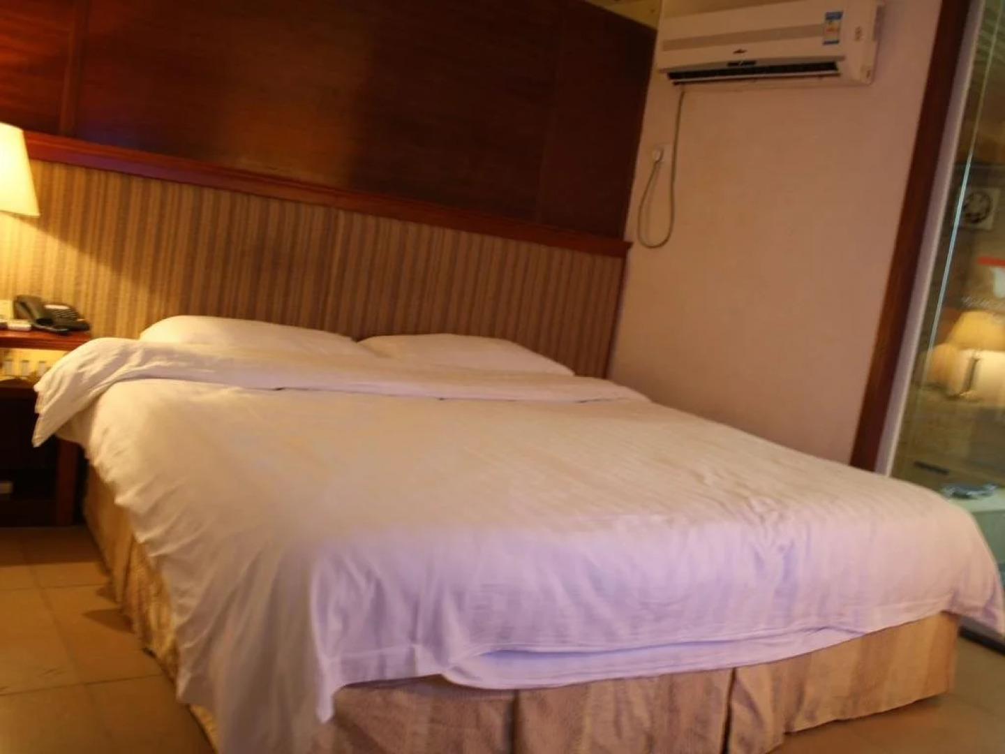 Golden Shuitai Hot Spring