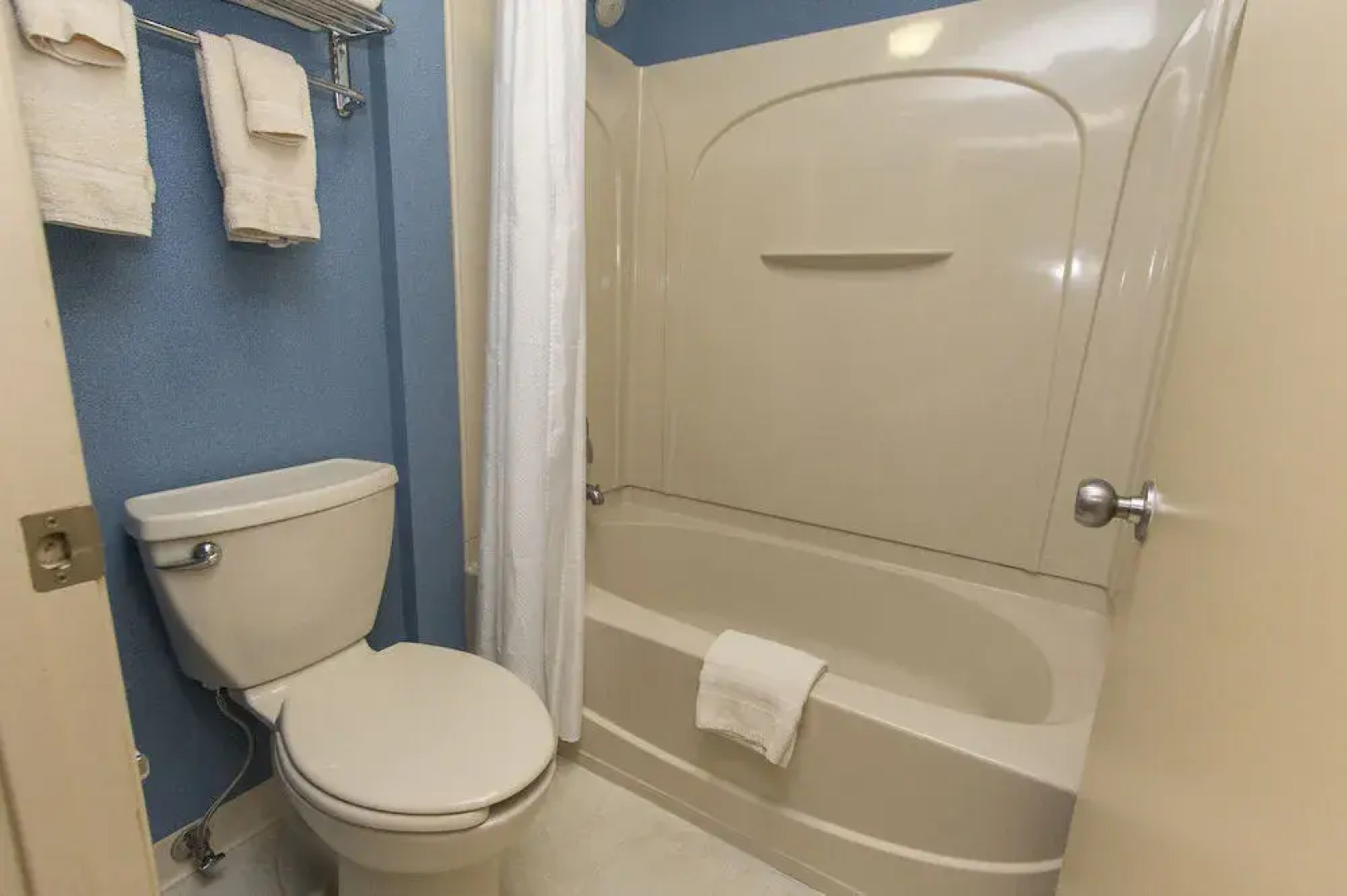 Cedar Point's Sandcastle Suites