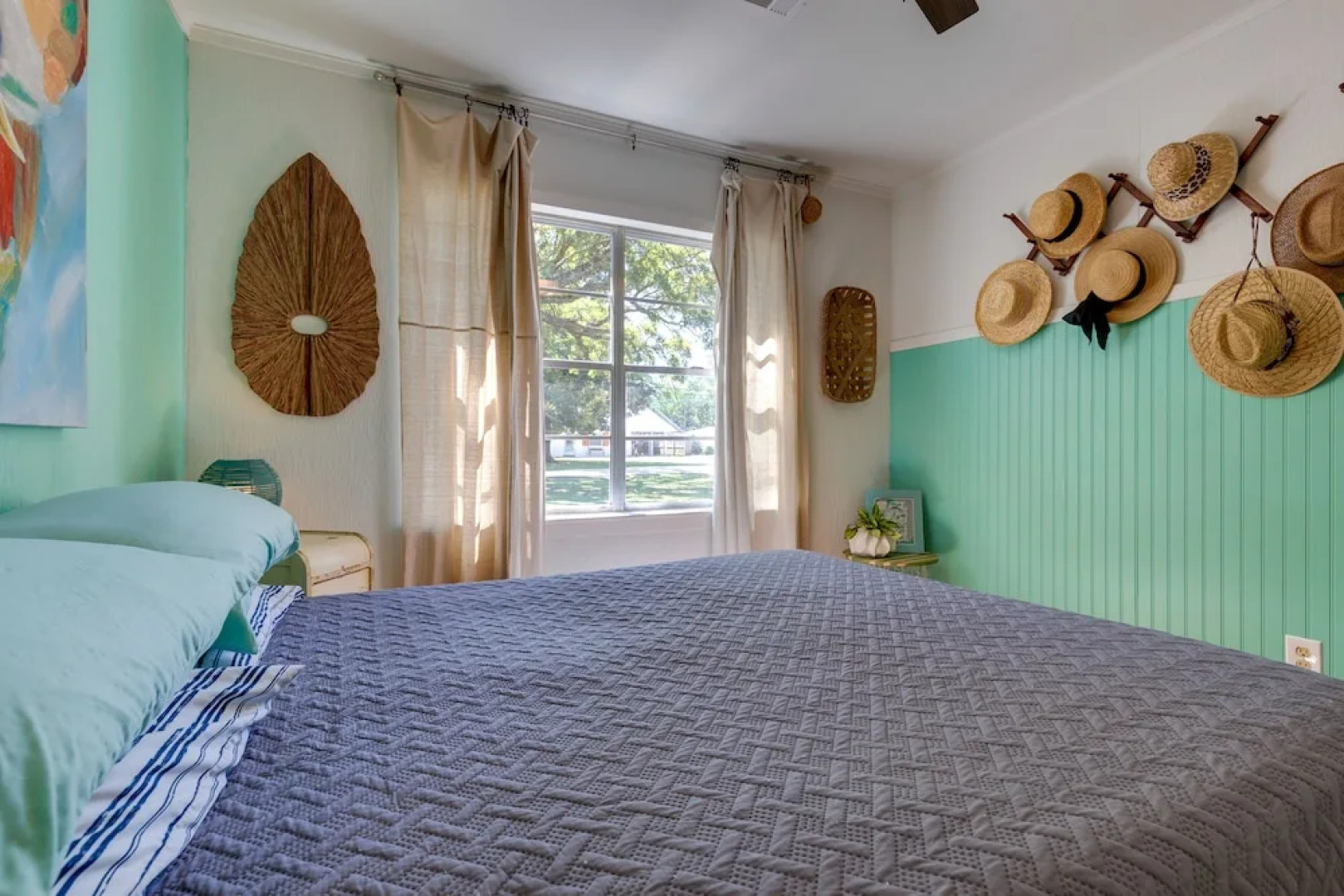 Vibrant Pass Christian Oasis - 3 Blocks to Beach!