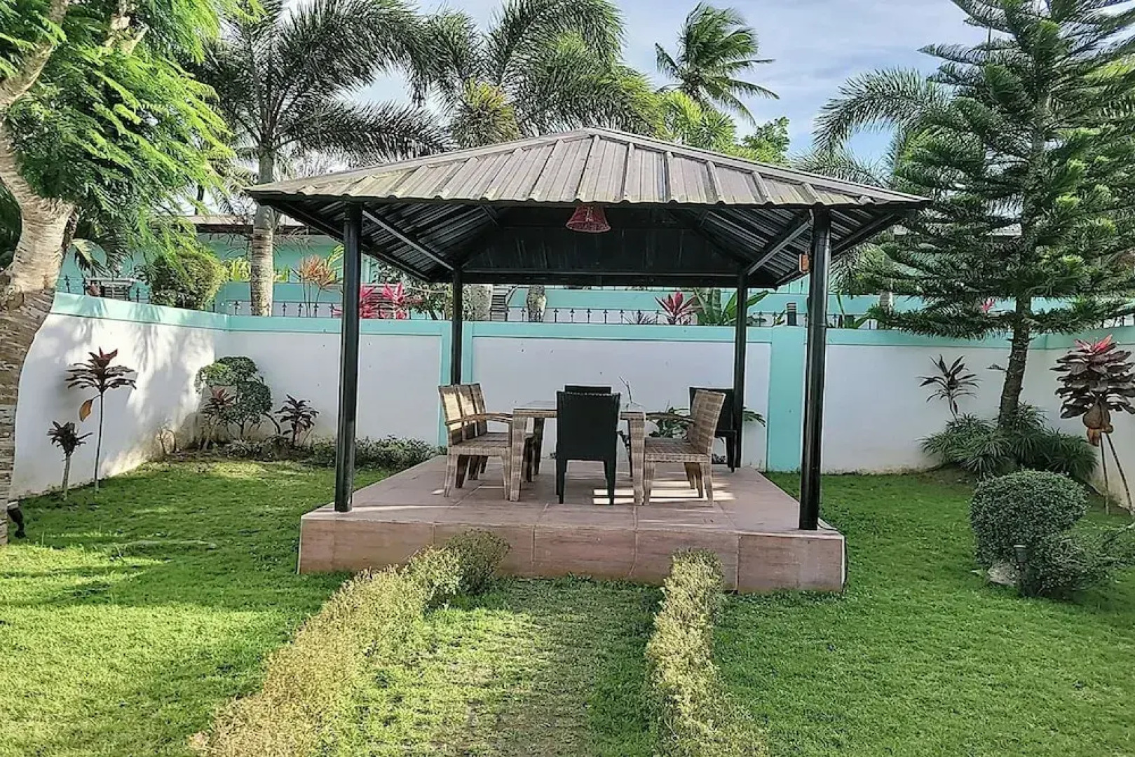 Jewelry Resort and Villas Tagaytay