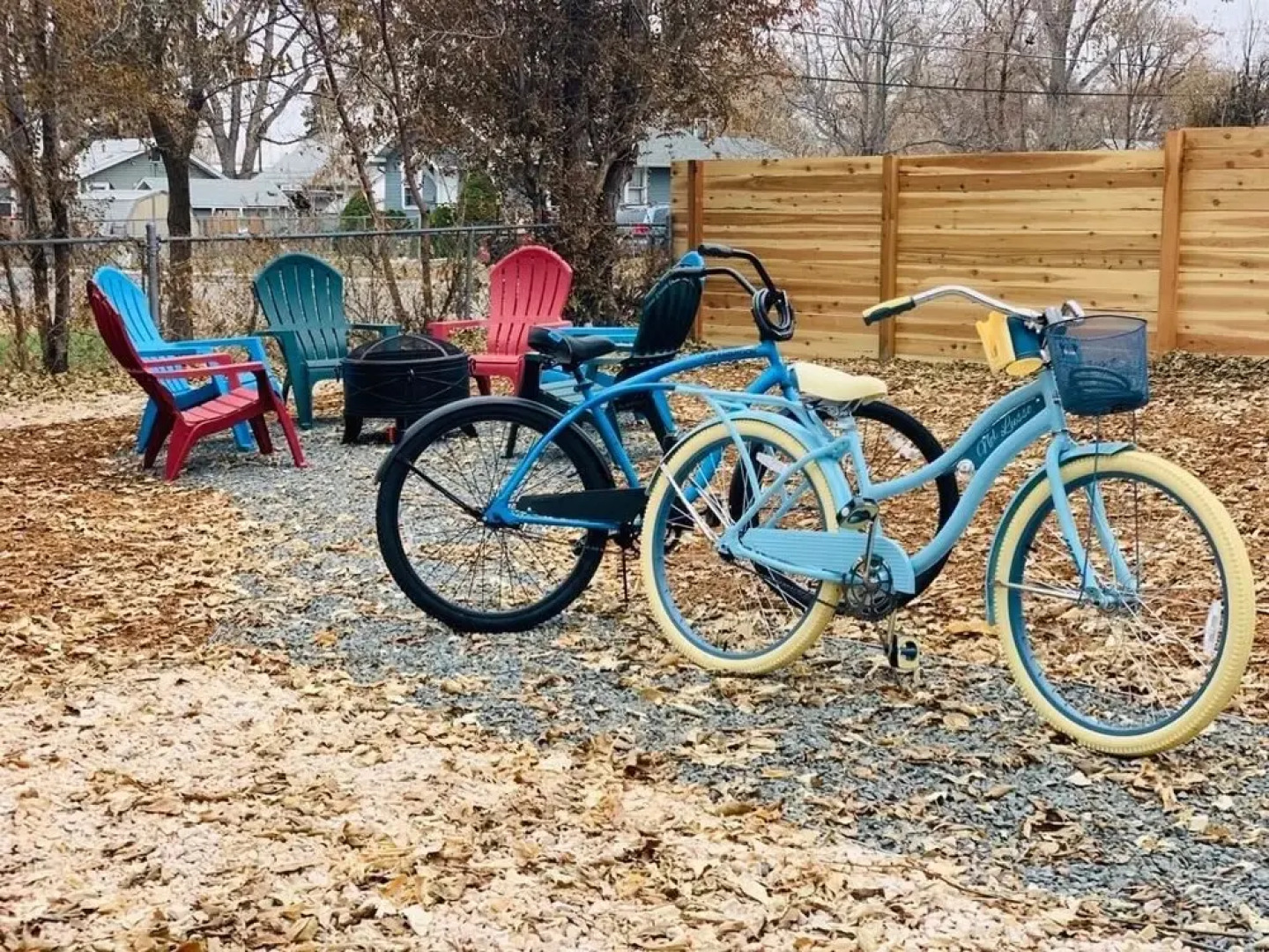 Stunning Bungalow next to UNC - Free Cruiser Bikes!