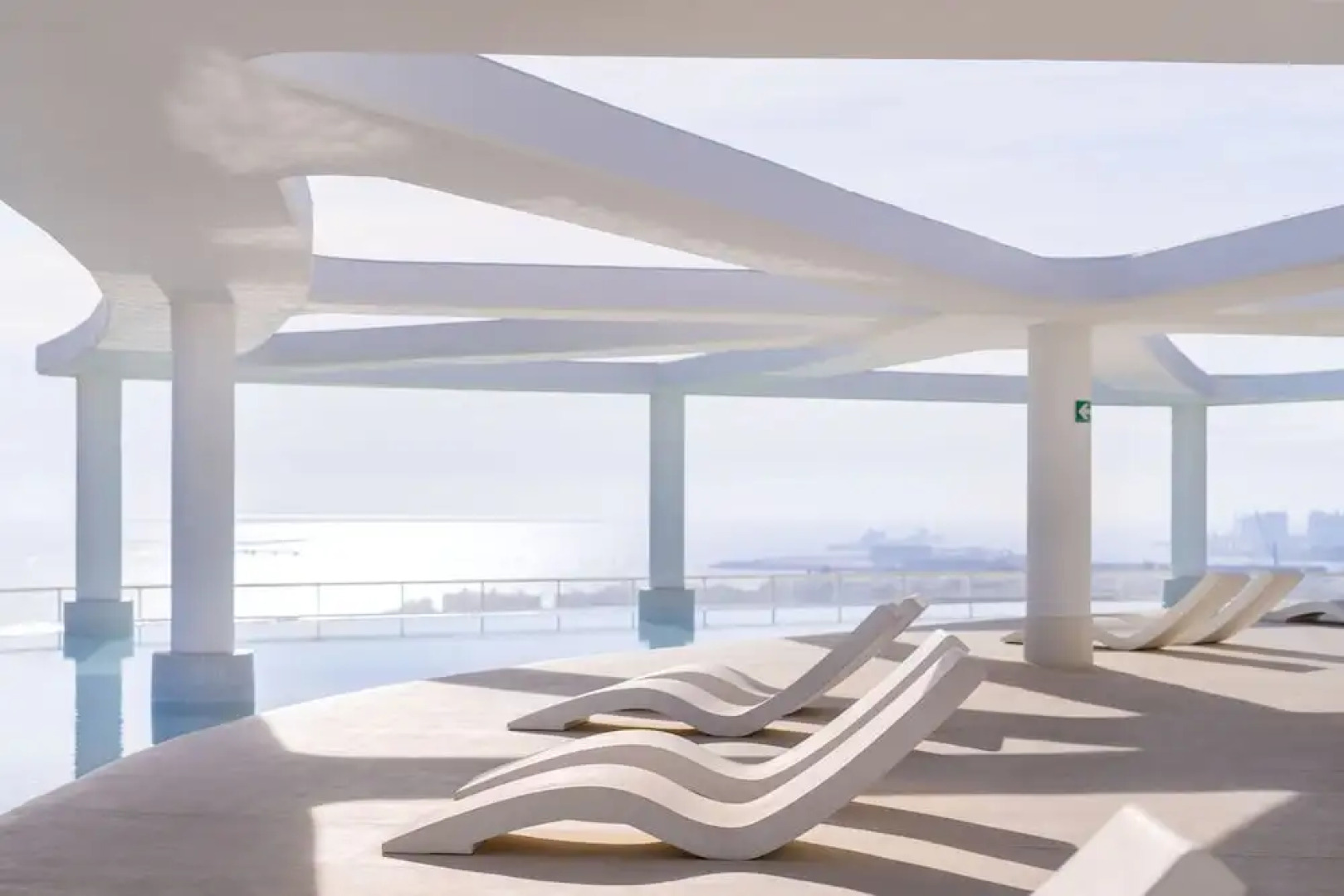 Gran Canet 2BR - Sea Views, Pools & Gym