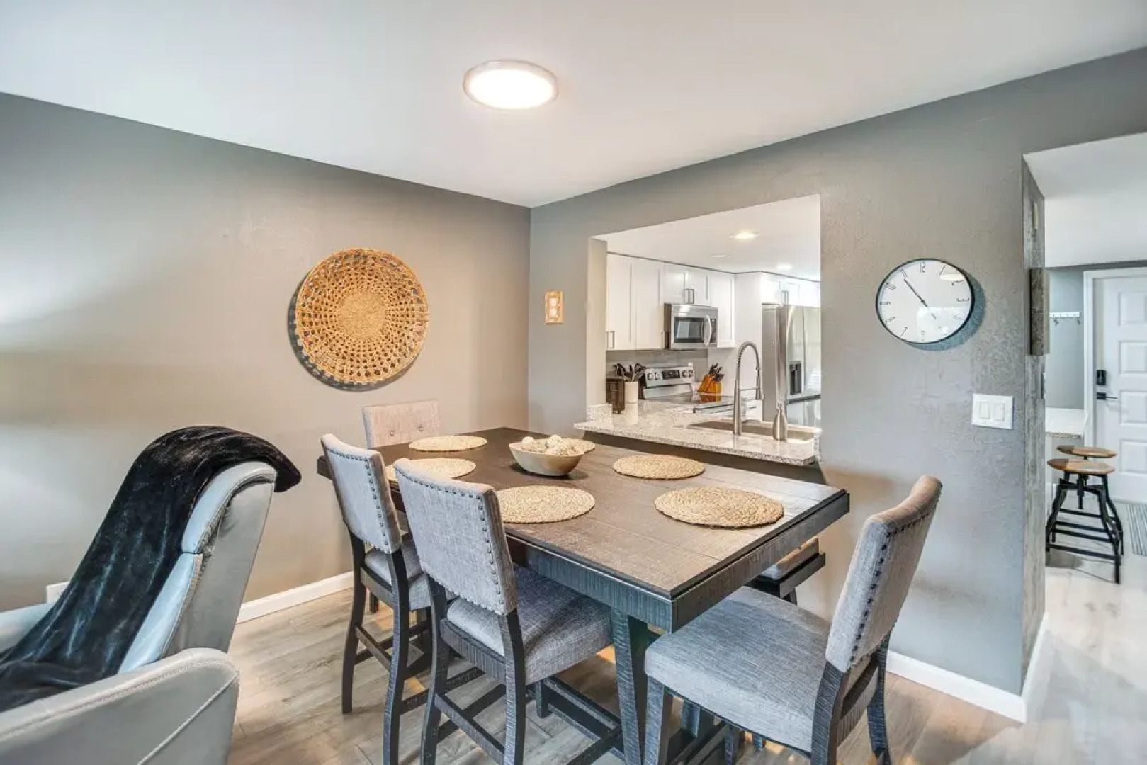 Stylish Fort Myers Condo ~ 2 Mi to Beaches!