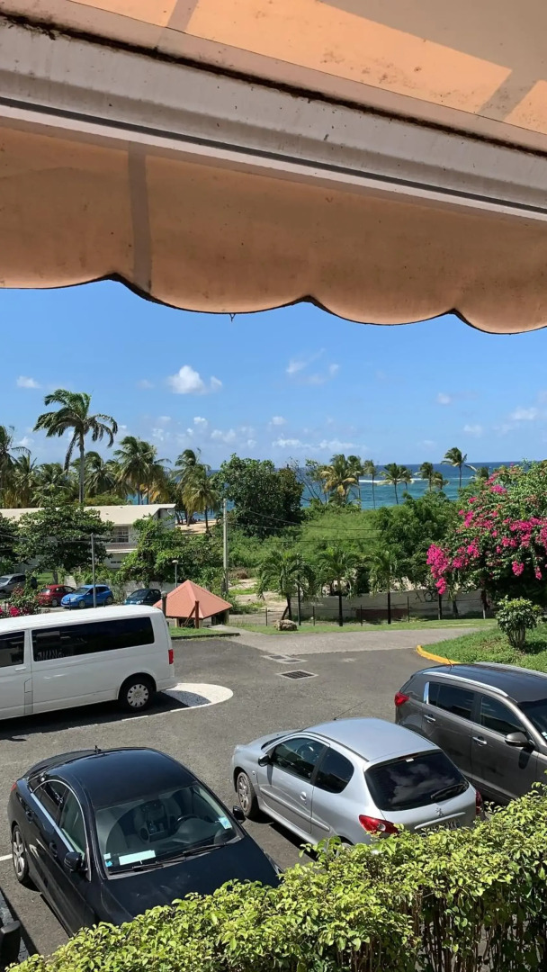 Studio ds résidence sécurisée avec vue & accès à la mer .