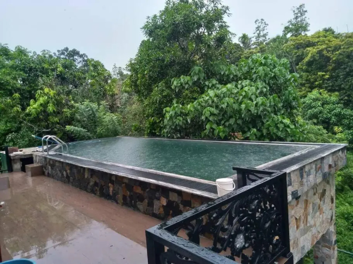 Calm luxury villa with Pool