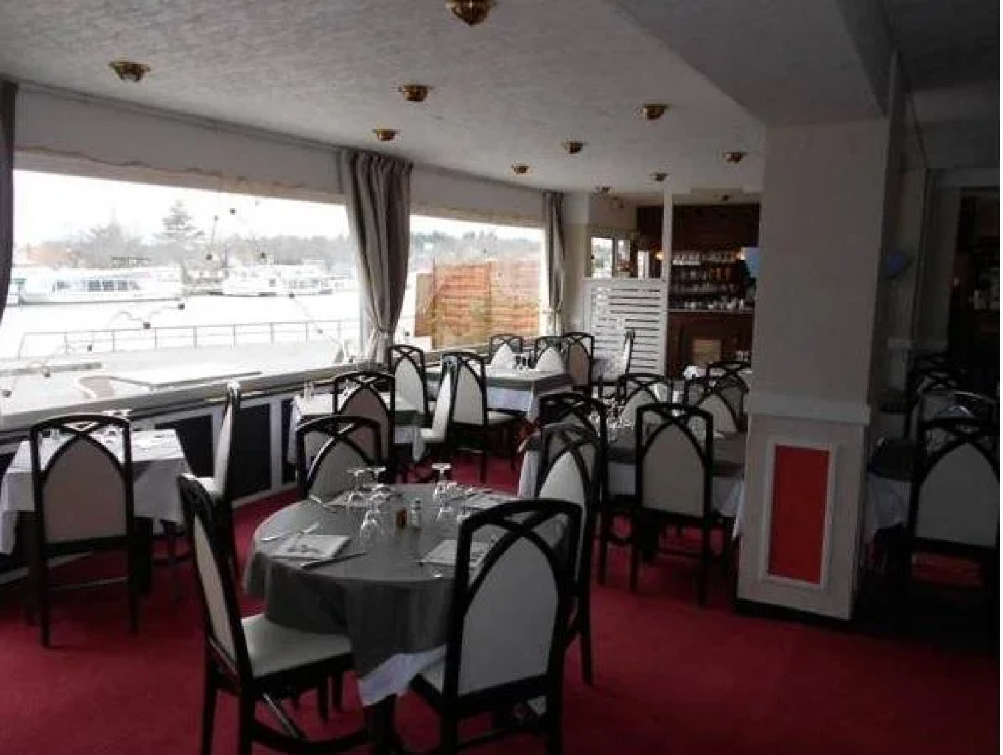 Auberge Du Pont Canal