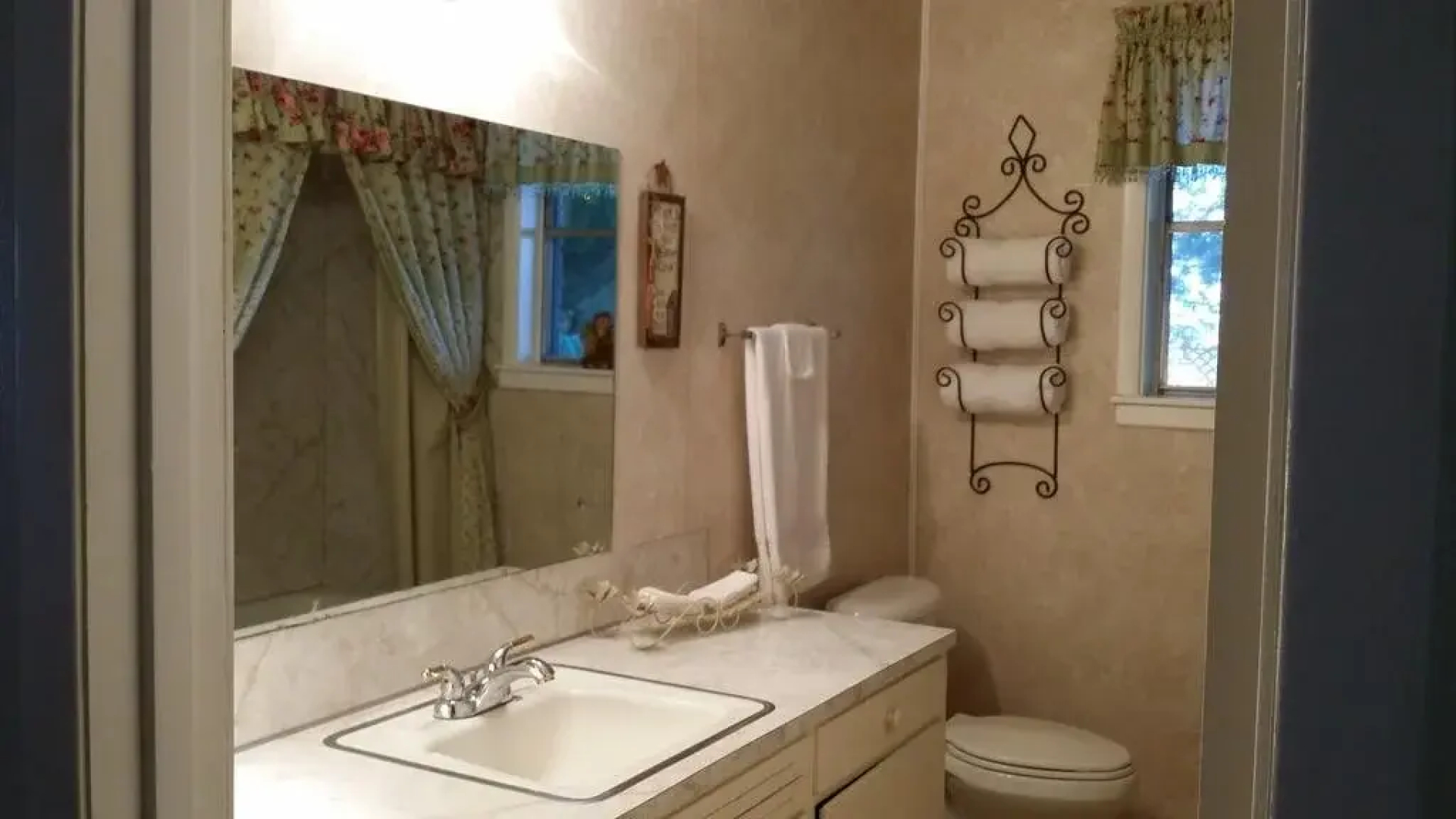 The Hoffmann Vacation Rental Bed & Breakfast