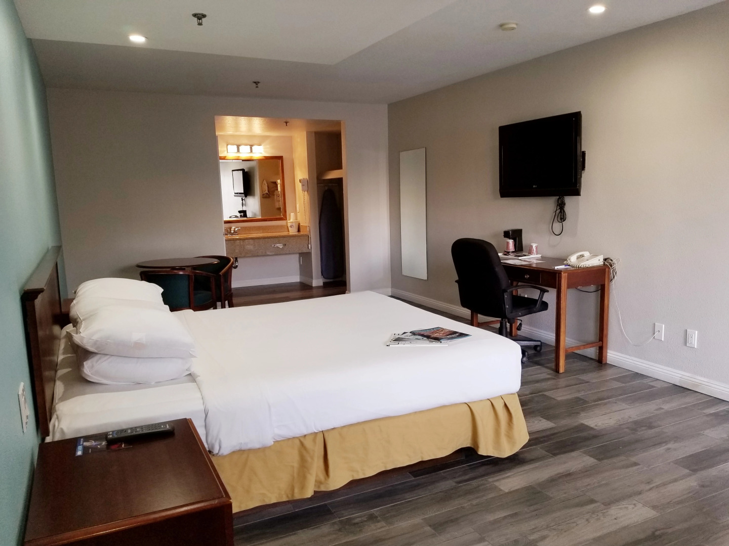 The Wave Manhattan Beach