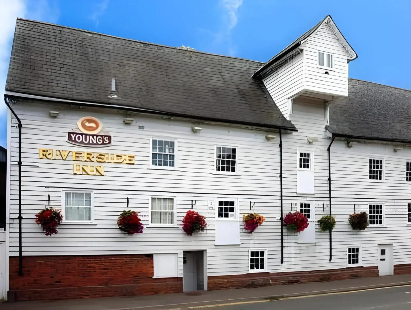 Riverside Inn