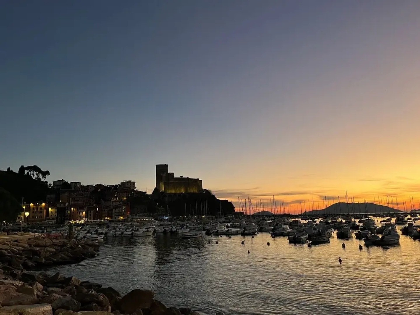 Between the 5 Terre and the Val di Vara, a Small House in the Village