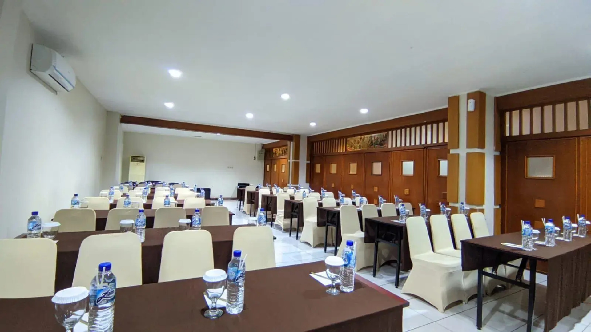 Alexander Hotel  Tegal