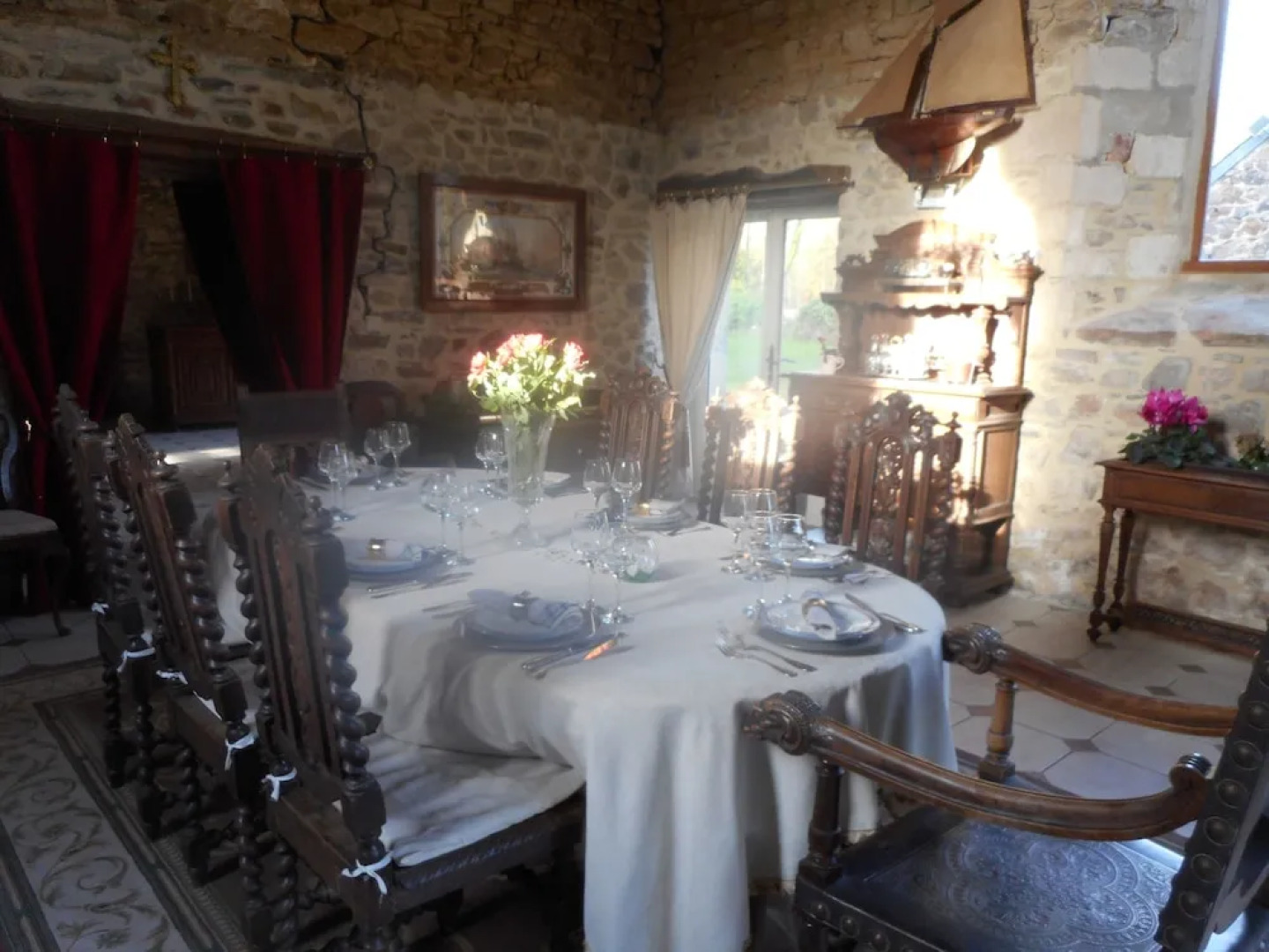 Prieure St Pierre de La Luthumiere