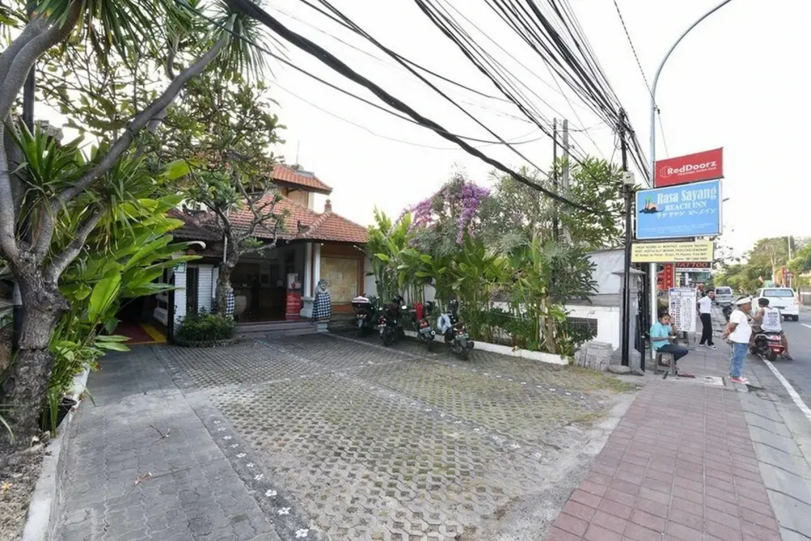RedDoorz near Tanjung Benoa Beach