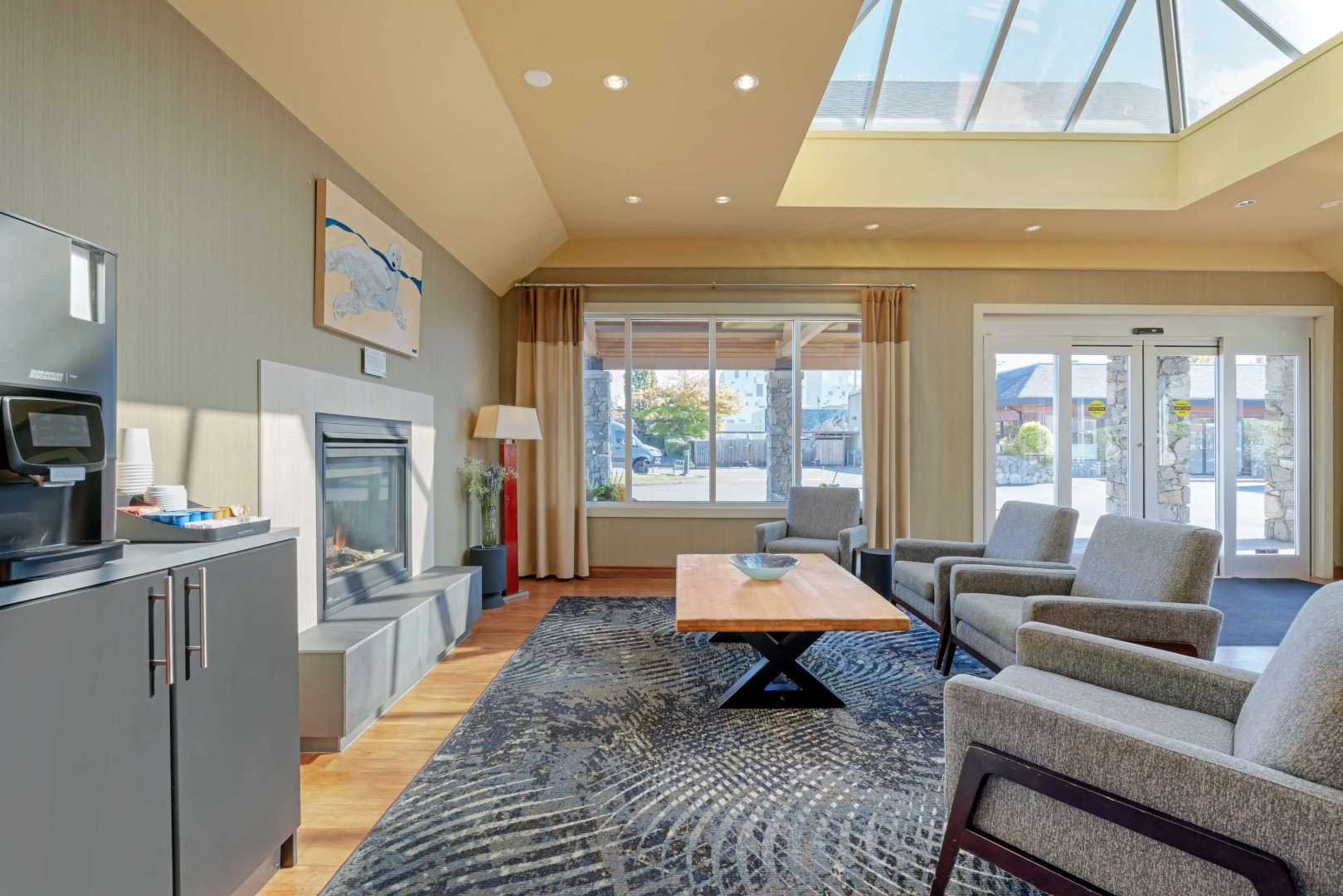 Best Western Plus Emerald Isle Hotel