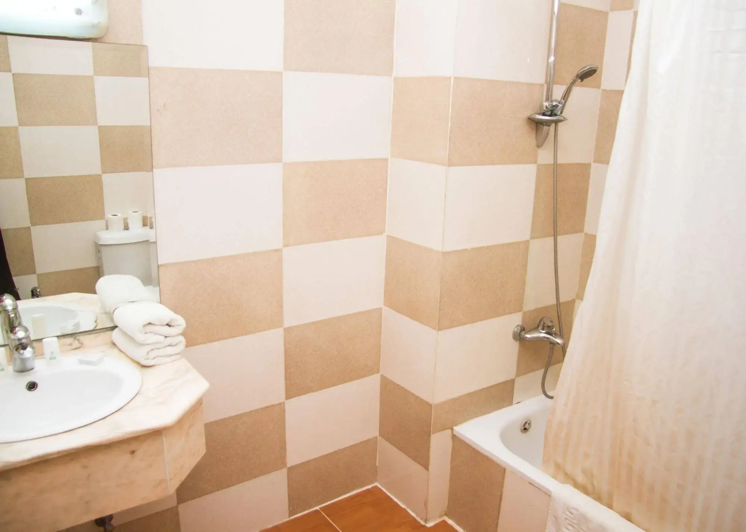 Al Anbat Hotel & Restaurant