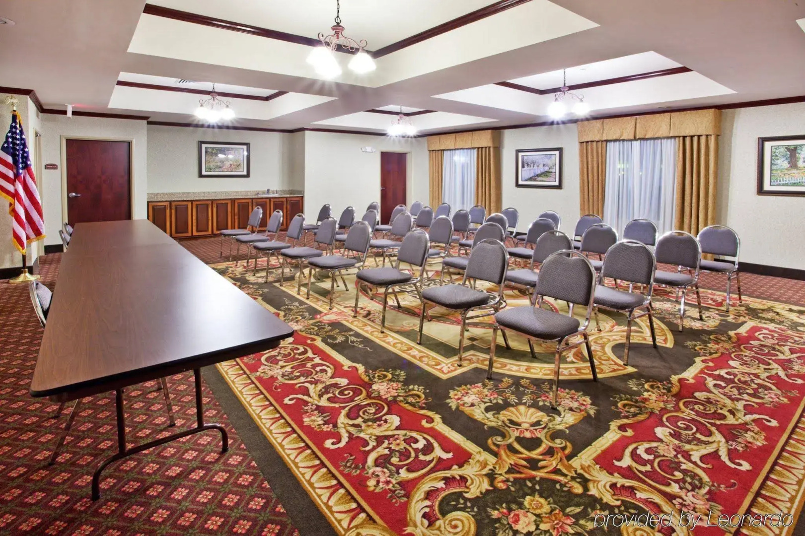 Holiday Inn Express Hotel & Suites Commerce-Tanger Outlets