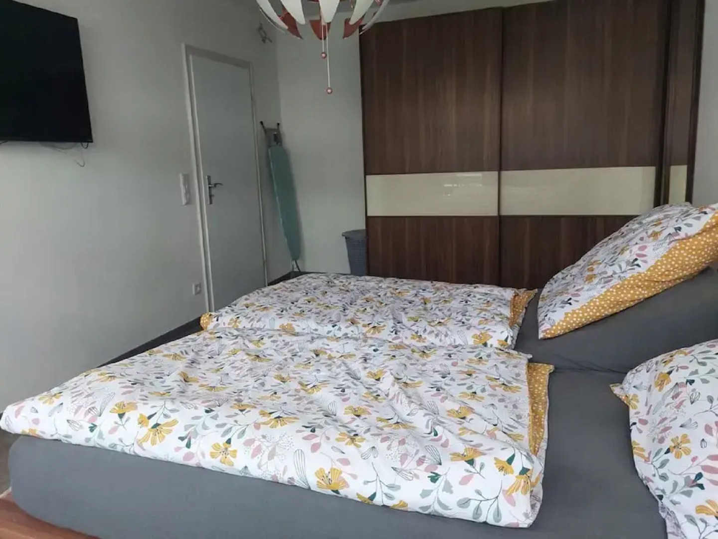 Modern Apartment With Balcony