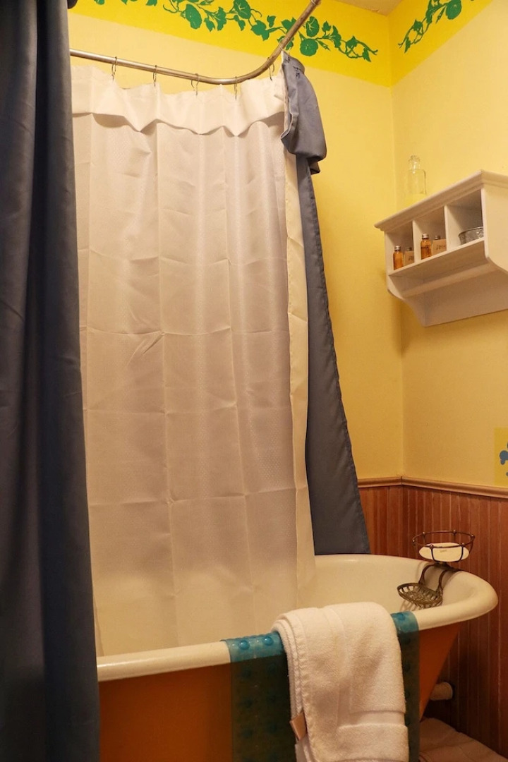 The Hood House Bed & Breakfast Inn